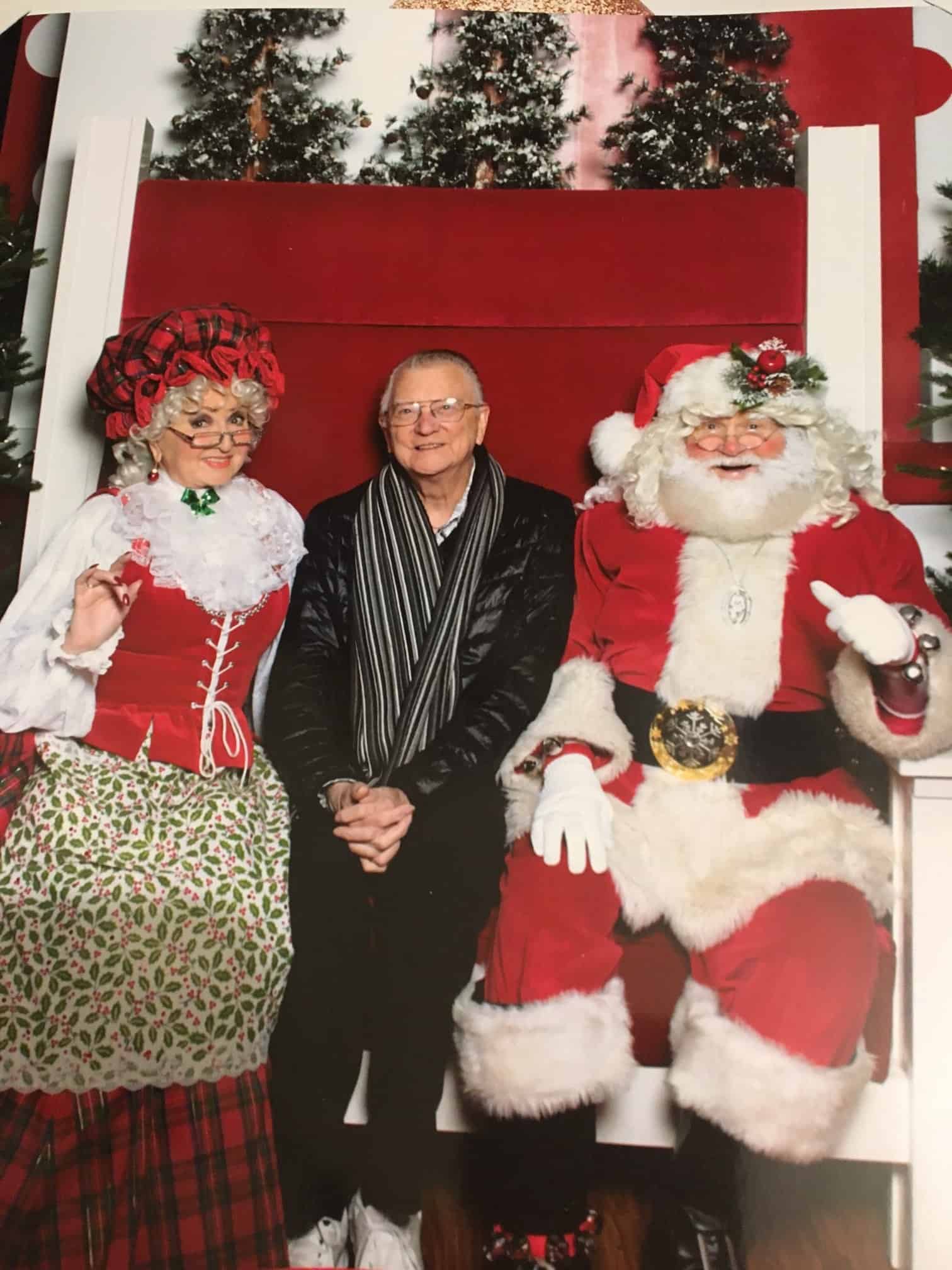 Image of Santa and Mrs. Claus with Ray