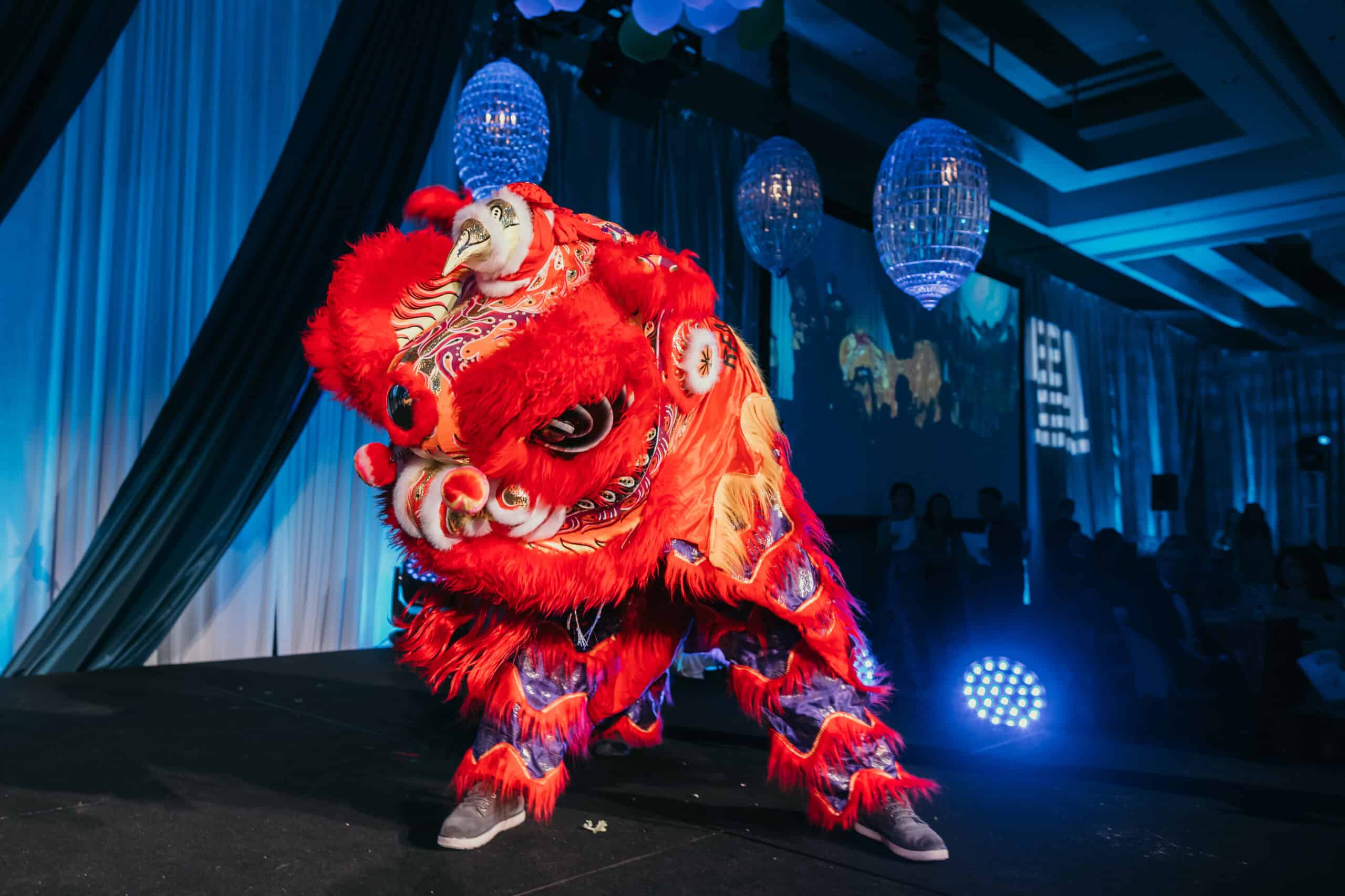 Image of traditional Chinese dragon dance