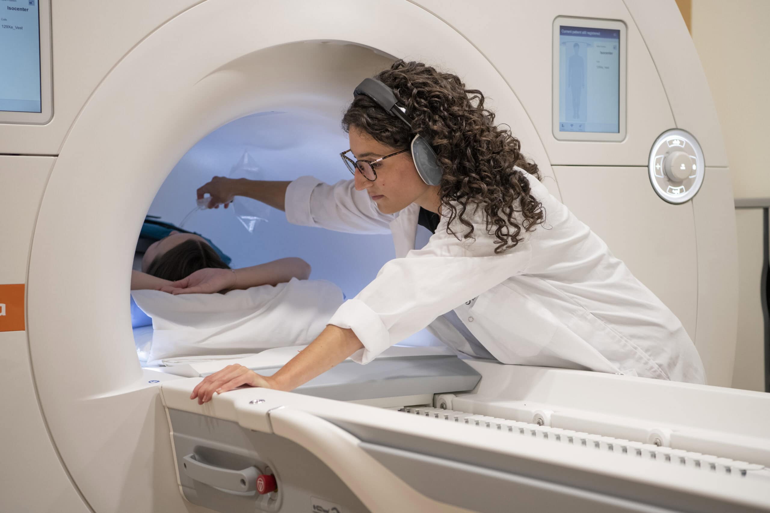 Photo of Dr. Rachel Eddy at the Centre for Heart Lung Innovation (HLI) at St. Paul’s Hospital.